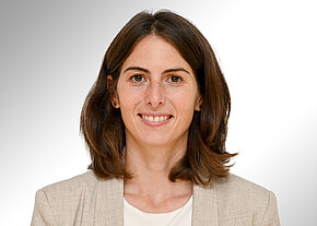 Christina Müller Portraitbild von Christina Müller, Assistentin der Pflegedirektion