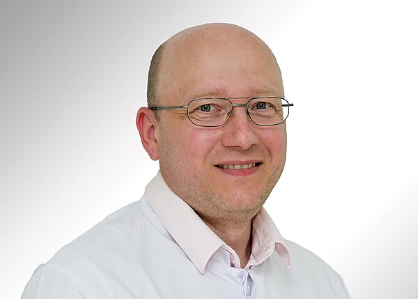 Portraitfoto von Trofim Schmidt, Medizinphysiker in der Abteilung Medizinische Physik und Strahlenschutz