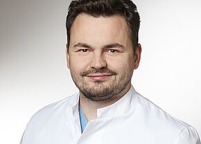 Dr. Med. (Univ. Pristina) Selmon Salihaj