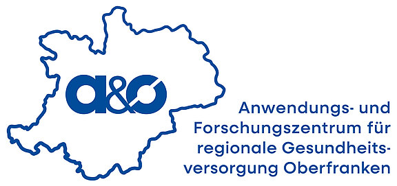 Logo des Anwendungs- und Forschungszentrums für regionale Gesundheitsversorgung Oberfranken (a&o): blaue Umrisskarte Oberfrankens mit den Buchstaben „a&o“ darin; daneben steht der ausgeschriebene Name der Einrichtung.