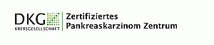 Logo der DKG (Deutsche Krebsgesellschaft) mit dem Schriftzug: „Zertifiziertes Pankreaskarzinom Zentrum“. Kennzeichnung, dass die Einrichtung von der DKG für die Behandlung von Bauchspeicheldrüsenkrebs zertifiziert ist.