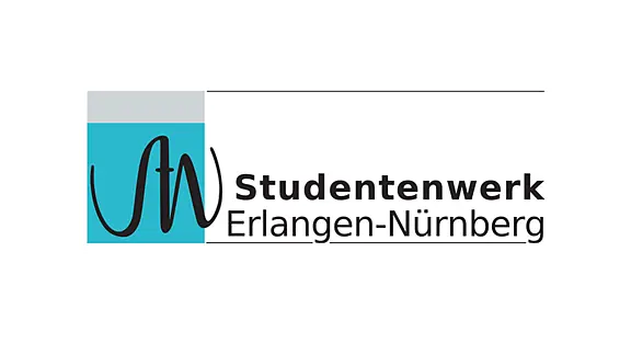 Logo des Studentenwerks Erlangen-Nürnberg. Das Design umfasst den Schriftzug "Studentenwerk" in schwarzer Schrift und den Zusatz "Erlangen-Nürnberg", umgeben von einem blauen und grauen Hintergrund.