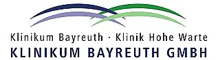 Logo des Klinikums Bayreuth GmbH: zwei bogenförmige Linien in Blau und Grün. Text: „Klinikum Bayreuth · Klinik Hohe Warte“ und groß „KLINIKUM BAYREUTH GMBH“.