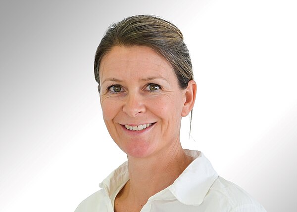 Portraitfoto von Michaela Bartscher, Fachärztin für Orthopädie und Unfallchirurgie im MVZ MedCenter Bayreuth